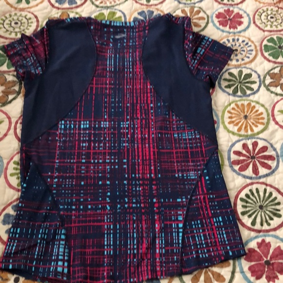 Brooks running shirt - Picture 4 of 4